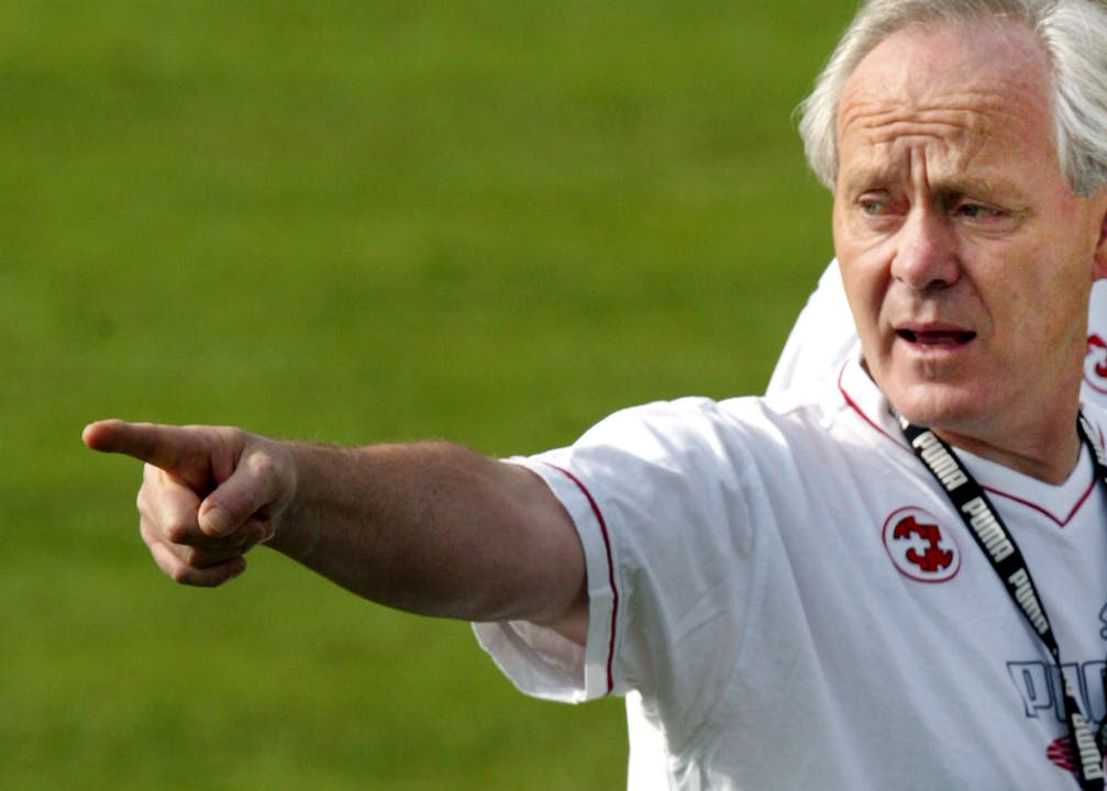 Der frühere Trainer der Schweizer Nationalmannschaft (im Bild 2002) ist am Dienstagnachmittag im Spital Zollikerberg nach einer langwierigen schweren Krankheit gestorben. (Bild: ANDREAS MEIER)