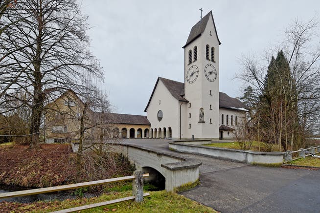Die Kirche St. Joseph in Perlen soll dereinst an die serbisch-orthodoxe Kirche verkauft werden.