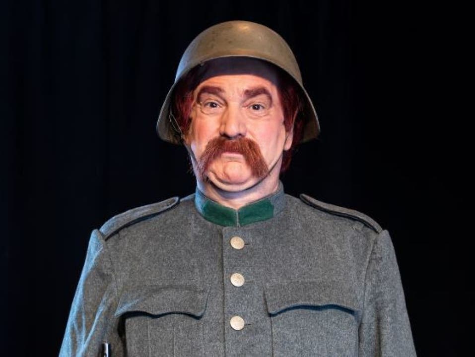 Der Schauspieler Gilles Tschudi tritt mit der Rolle des legendären HD-Soldats Läppli in grosse Fussstapfen. (Bild: Theater Fauteuil/Foto Mimmo Muscio)