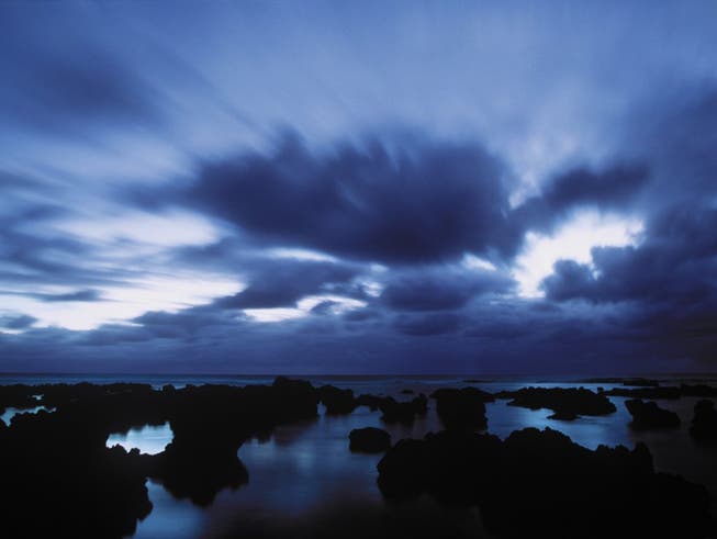 Küste von Eua Island, die zum Pazifikstaat Tonga gehört. (Bild: KEYSTONE/MARTIN RUETSCHI)
