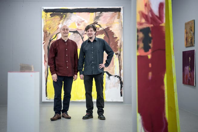 Achim Schroeteler (links) zusammen mit Daniel Häller von der Kunstgalerie ductus.