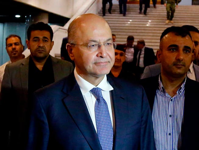Nach wochenlangem politischen Patt hat der irakische Präsident Barham Salih seine Bereitschaft zum Rücktritt erklärt. Der kurdische Politiker war erst im Oktober 2018 vom Parlament zum Staatschef gewählt worden.