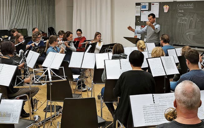 Die letzte Probe mit Dirigent Thomas Wieser.