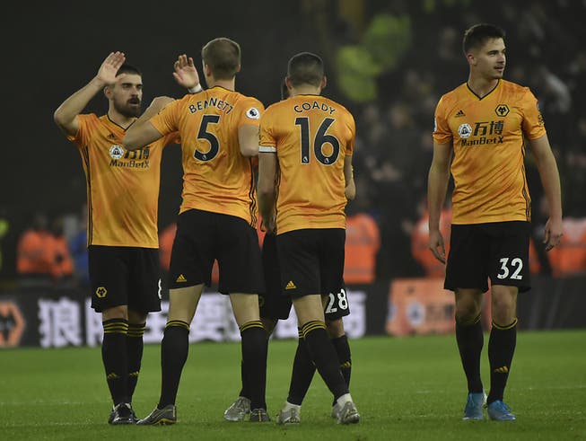 Die Spieler von Wolverhampton jubeln nach dem überraschenden Sieg gegen Manchester City