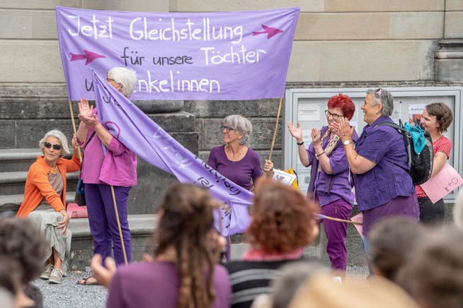 Frauenstreik auf dem Trogner Landsgemeindeplatz.