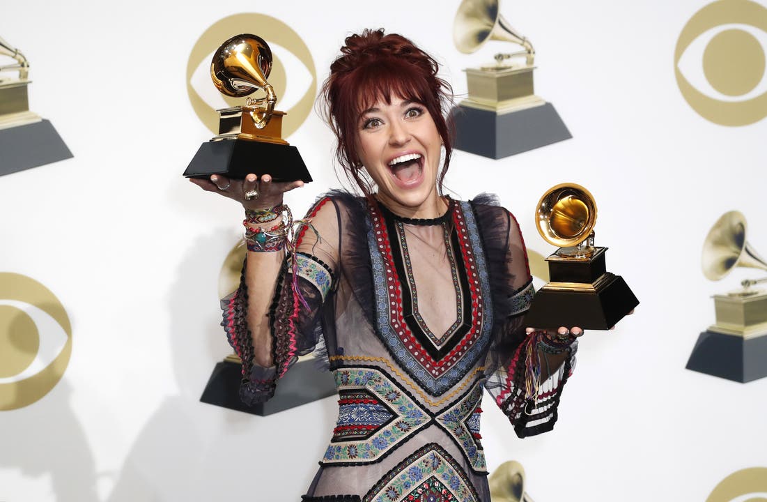 Lauren Daigle mit den Grammys für die beste Darbietung und das beste Album christlicher Contemporary-Musik. (Bild: John G. Mabanglo (Los Angeles, 10. Februar 2019))