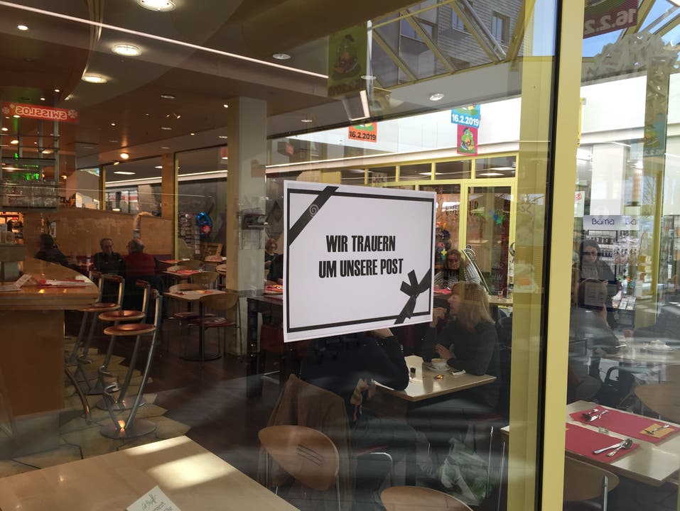 Im Café im Einkaufszentrum Tschannhof hängt dieses Plakat.