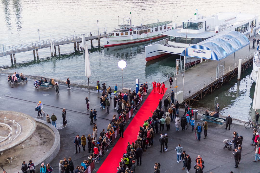 Im Bild ist der Rote Teppich auf dem Europaplatz. (Bild: Roger Grütter (Luzern, 16. Februar 2019))
