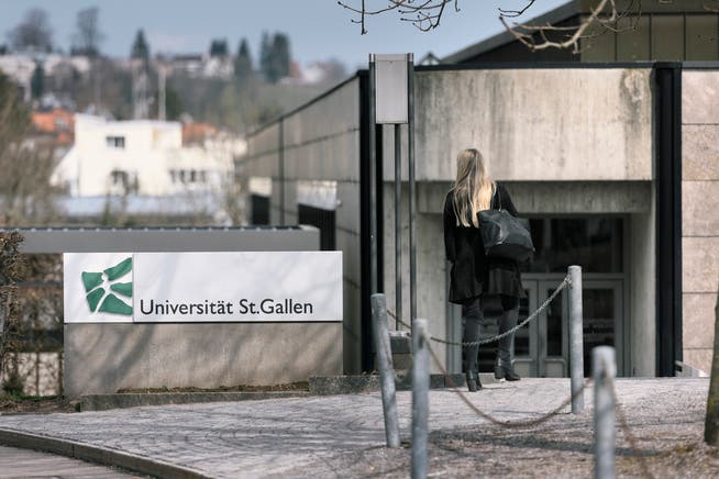 Unruhe an der HSG – ein neues Gesetz über die St.Galler Universität soll es nun richten. (Bild: Keystone)