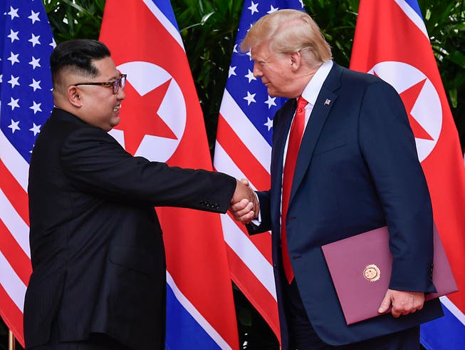 US-Präsident Donald Trump will bei den Abrüstungsgesprächen mit Nordkoreas Machthaber Kim Jong Un in Hanoi gewisse Geduld zeigen. (Bild: KEYSTONE/AP Pool/SUSAN WALSH)