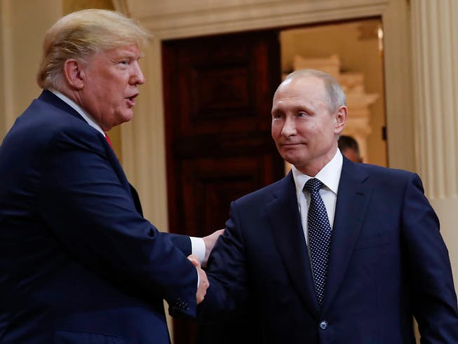 US-Präsident Donald Trump (links) und Russlands Präsident Wladimir Putin brechen einen neuen Streit vom Zaun - diesmal um das Waffenarsenal. (Bild: KEYSTONE/AP/PABLO MARTINEZ MONSIVAIS)