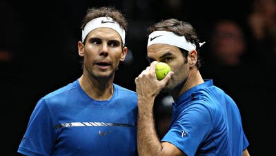 Rafael Nadal und Roger Federer kritisieren Novak Djokovic. (Bild: Keystone)