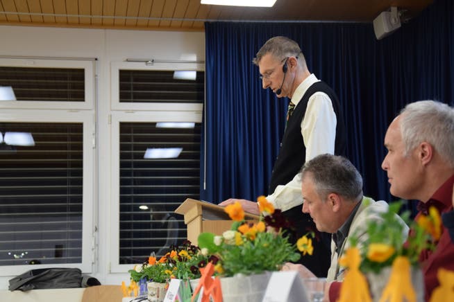 Gemeindepräsident Ivan Knobel konnte an der Gemeindeversammlung positive Zahlen präsentieren. (Bild: Gianni Amstutz)