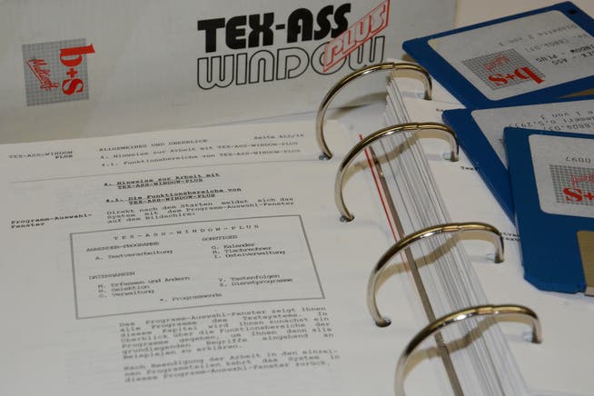 Für die Bürokommunikation in der kantonalen Verwaltung kam das Programm «Tex-Ass Window Plus» der deutschen Firma b+s Multisoft GmbH zum Einsatz. Es benötigte 5 Megabyte Speicherplatz und hatte auf drei Disketten Platz. (Bild: PD)