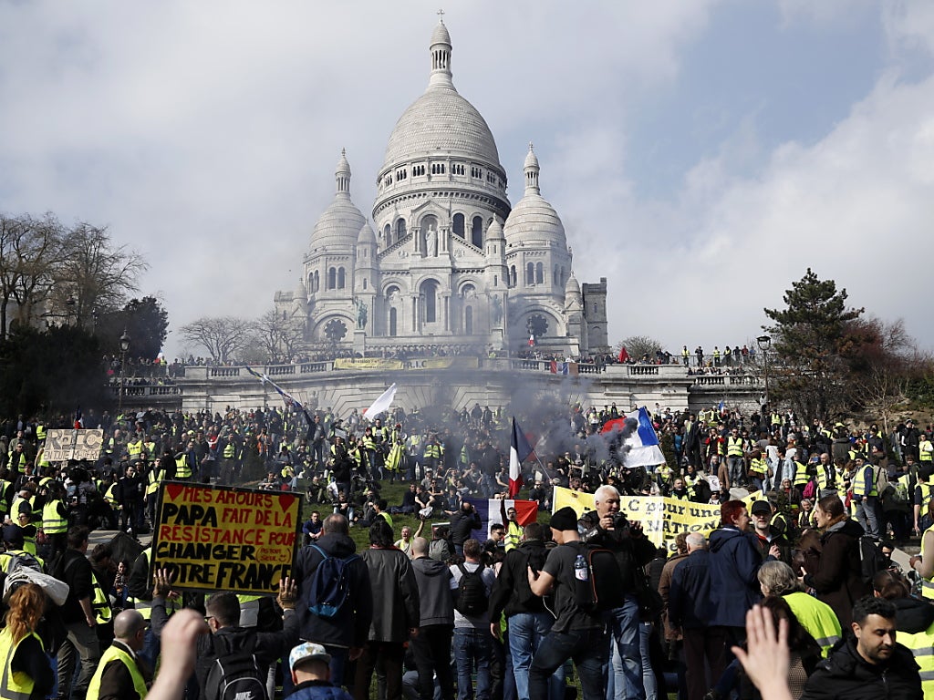 Zehntausende Bei «Gelbwesten»-Protesten In Frankreich