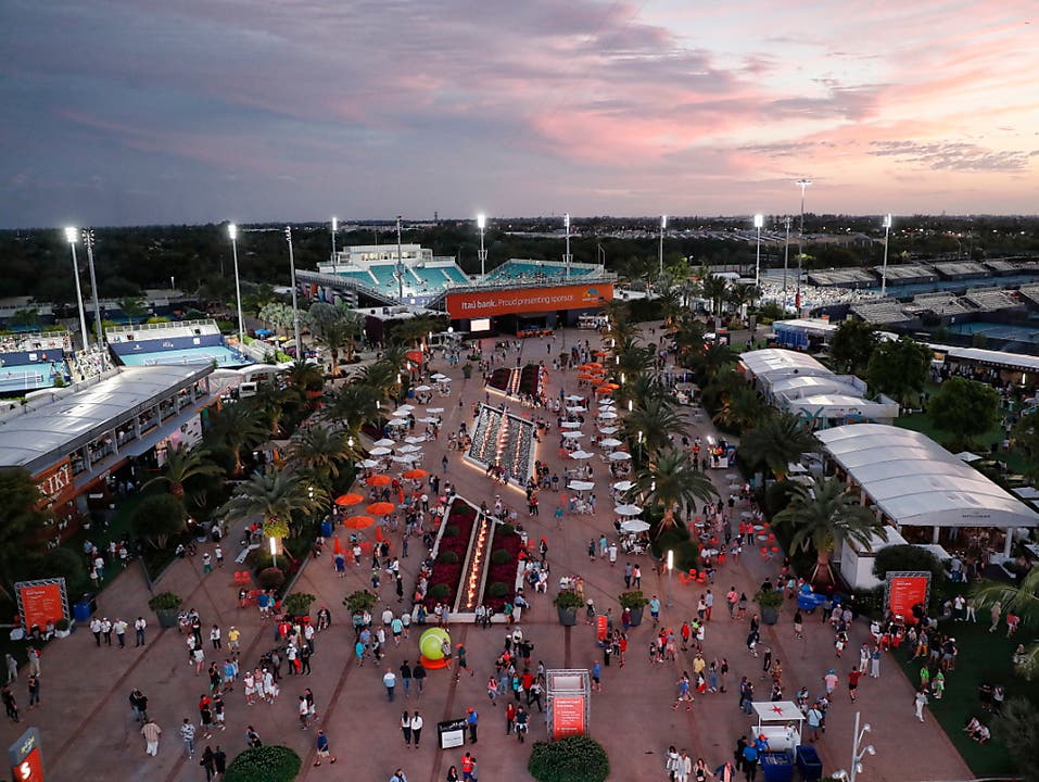 Ein Ausblick auf den Vorplatz des Stadions beim Miami Open (Bild: KEYSTONE/EPA/RHONA WISE)