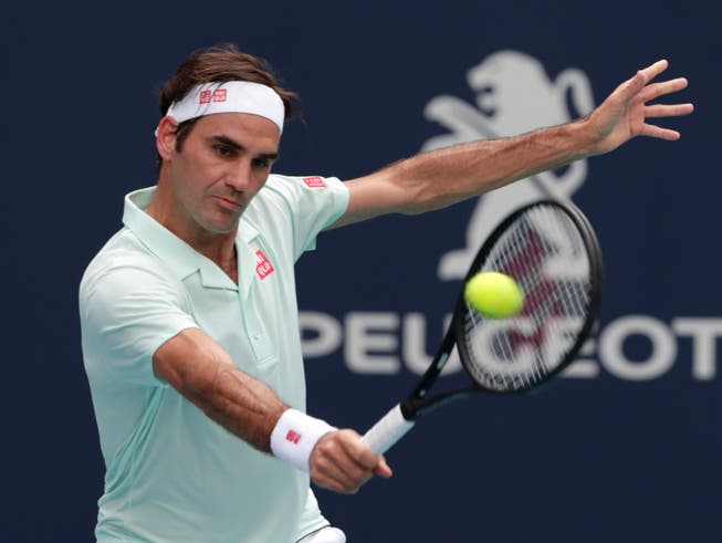 Roger Federer zieht in Miami problemlos in die Viertelfinals ein (Bild: KEYSTONE/AP/LYNNE SLADKY)
