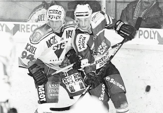 Am 24. Februar 1998 besiegte der HC Thurgau (Bruno Vollmer, links) den EHC Olten 6:3 und erreichte zum bislang letzten Mal den Playoff-Halbfinal. (Archivbild: Mario Gaccioli)
