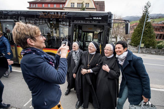 Ein Selfie mit Schwestern aus dem Melchtal, die neu ins Kloster in Sarnen einziehen. (Bilder: Pius Amrein, Sarnen, 7. März 2019)
