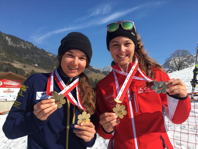 Freuen sich über die beiden goldenen Auszeichnungen: Alessia Bösch (links) und Jasmin Mathis.Bild: Margret Christen (Sörenberg, 31. März 2019)