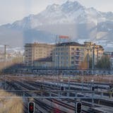 Blick auf den Bahnhof Luzern. Künftig werden hier deutlich weniger Gleise nötig sein. (Bild: Nadia Schärli, 6. April 2019)