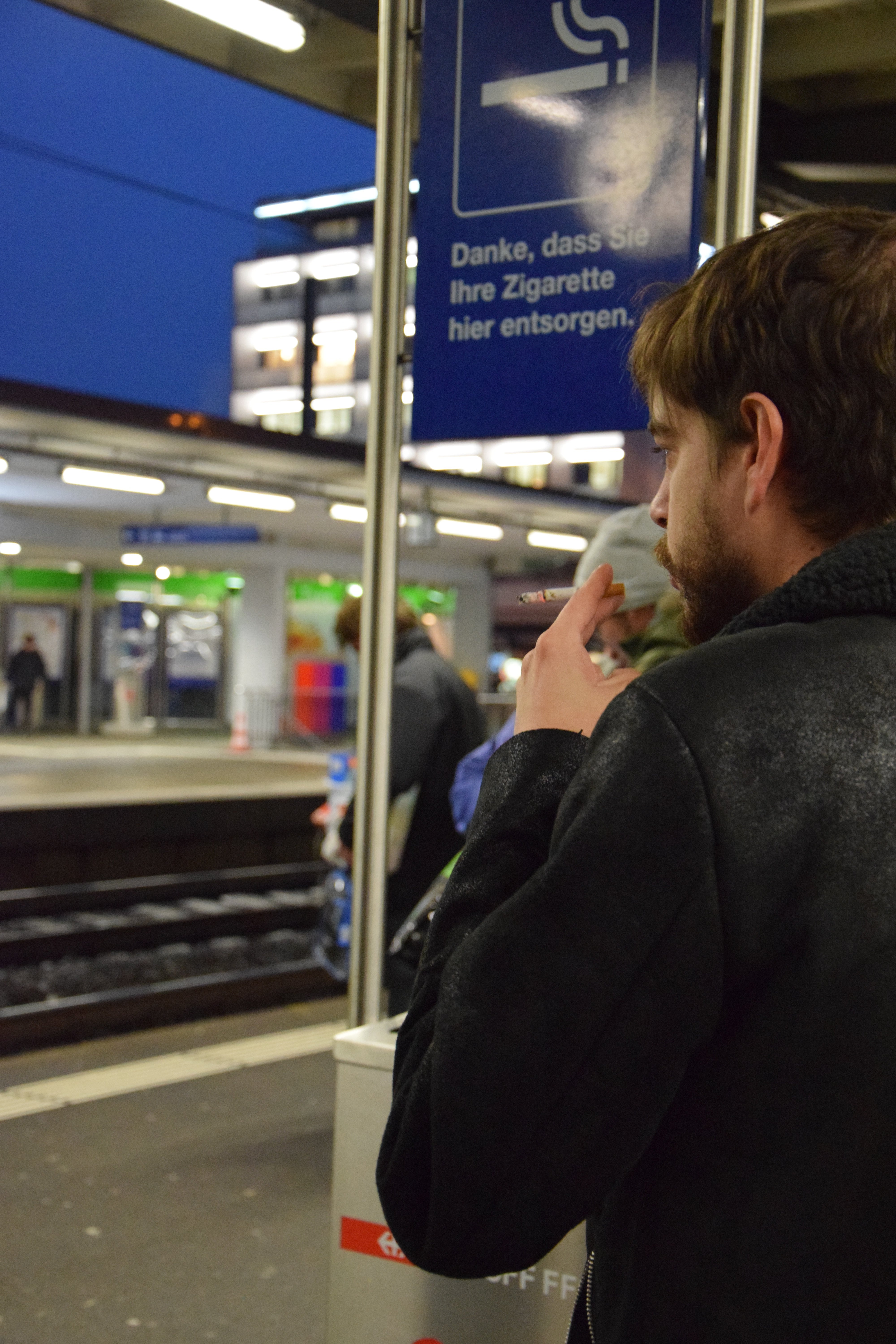 Bald Kommt Das Rauchverbot Am Bahnhof Wil: Doch Raucher Werden Nicht ...