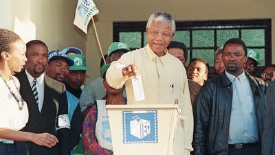 25 Jahre nach Mandelas Wahl: Schatten über der Regenbogennation