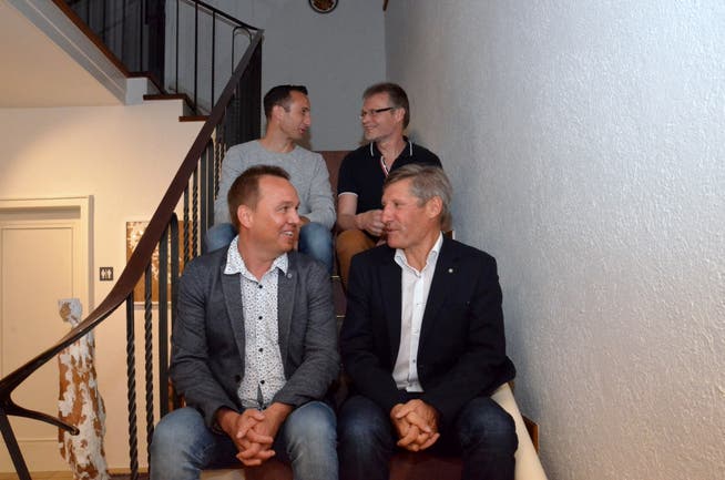 Ernst Bosshard (unten rechts) übergibt das Präsidentenamt an Bruno Frei (unten links). Im kommenden Jahr wird auch Stefan Roggensinger (oben rechts) aus dem Vorstand zurücktreten, er wird ersetzt durch Marco Vogt (oben links). (Bild: Christoph Heer)