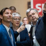 Franz Grüter (rechts, in der Mitte SVP-Präsidentin Angela Lüthold, links Parteivize Oliver Imfeld) zieht es vom National- in den Ständerat. (Bild: Philipp Schmidli, Luzern, 31. März 2019)
