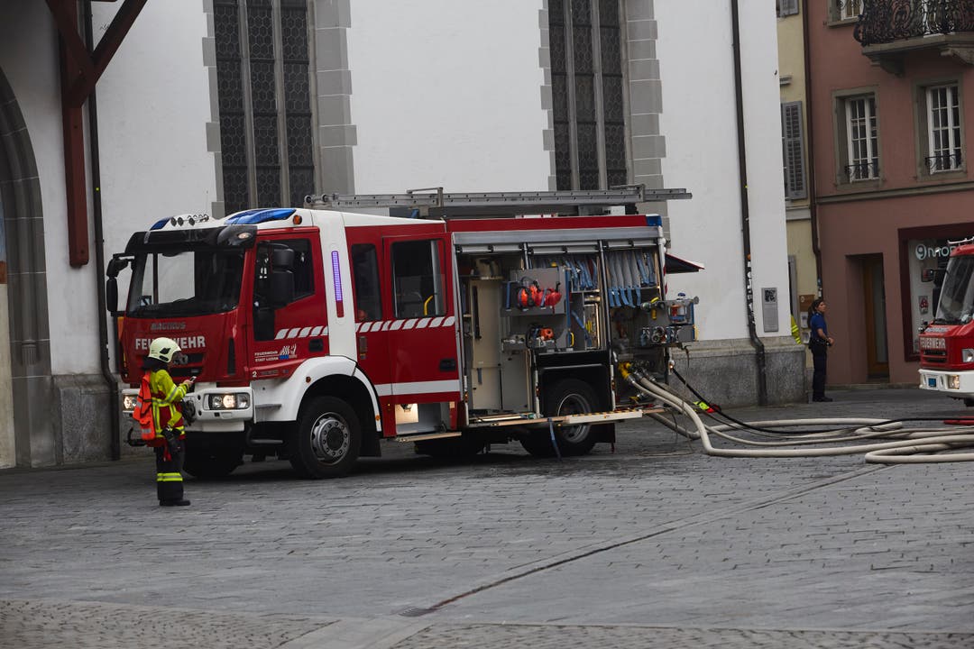 Die Feuerwehr war mit einem Grossaufgebot vor Ort. (Bild: Jakob Ineichen, 2. Mai 2018) 