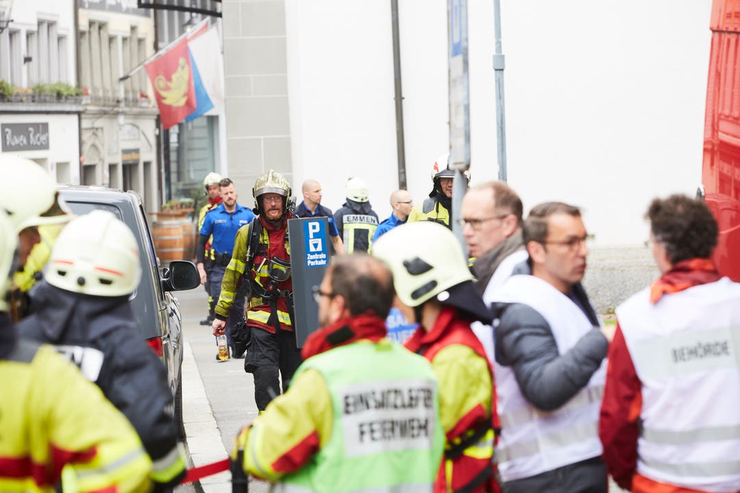 Die Feuerwehr war mit einem Grossaufgebot vor Ort. (Bild: Jakob Ineichen, 2. Mai 2018) 