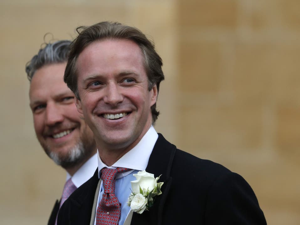 Der Bräutigam, Thomas Kingston (rechts), auf dem Weg zur Hochzeitszeremonie. (Bild: Keystone/AP/FRANK AUGSTEIN)