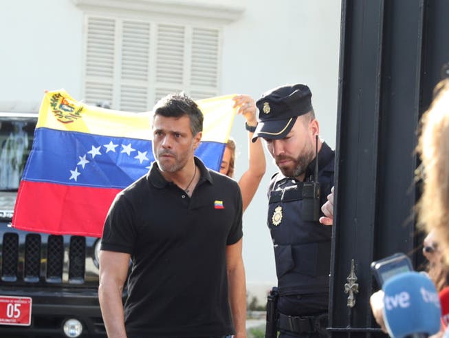 Flüchtete in die spanische Botschaft in Caracas: der venezolanische Oppositionsführer Leopoldo López. (Bild: KEYSTONE/AP/MARTIN MEJIA)