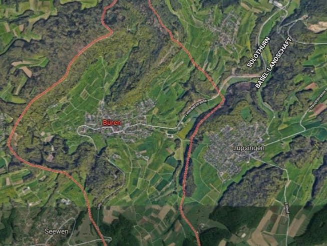 Im solothurnischen Büren hat ein Jugendlicher Schüler bedroht. Er wurde nach einem längeren Polizeieinsatz festgenommen. (Bild: Google Maps)