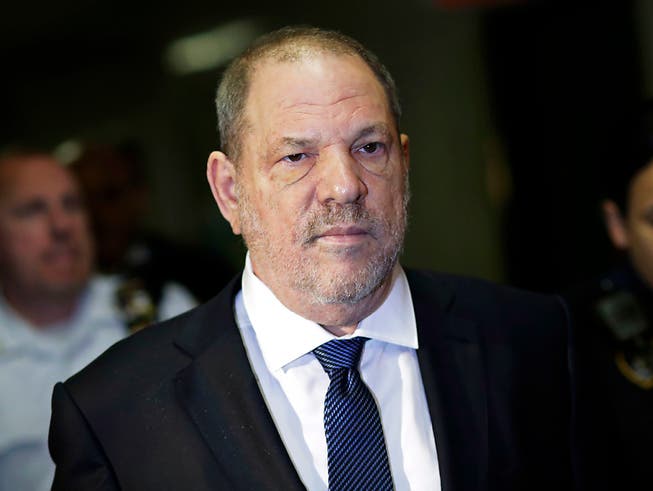 Der frühere Film-Produzent Harvey Weinstein soll mit seinen Opfern einen Vergleich in der Höhe von 44 Millionen Dollar abgeschlossen haben. (Bild: KEYSTONE/AP/MARK LENNIHAN)