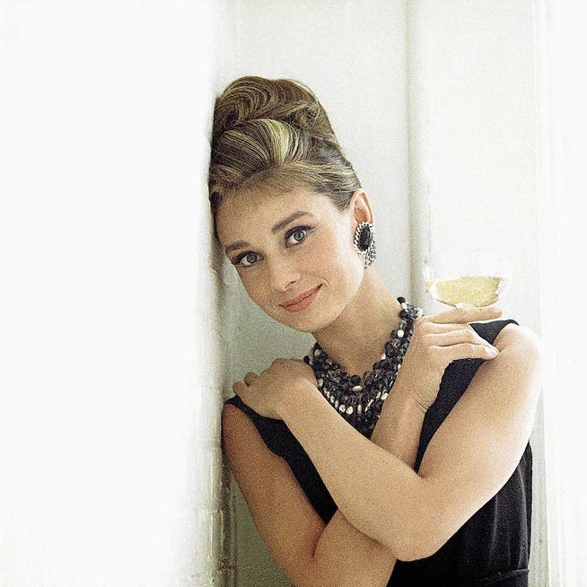 Audrey Hepburn bei den Dreharbeiten zum Film «Frühstück bei Tiffany» im Jahr 1961. (Bild: Alamy)