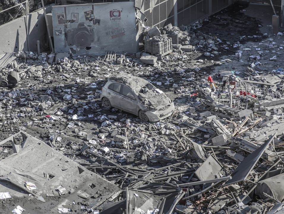 Ein durch einen israelischen Luftangriff zerstörtes Haus in Gaza City. (Bild: Keystone/EPA/MOHAMMED SABER)