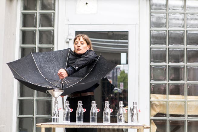 Die Performance von Mahtola Wittmer passte perfekt zum Wetter. (Bild: Luis Hartl / Akku, 4. Mai 2019)