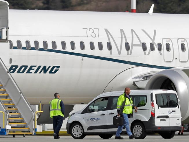 Der Boeing-Konzern räumt ein, viel früher vor zwei Flugzeugabstürzen von Problemen mit den Unfall-Maschinen gewusst zu haben. (Bild: KEYSTONE/AP/TED S. WARREN)