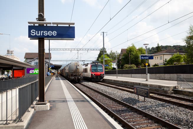 Die S8 fährt von Sursee, via Zofingen und Olten neu via Aarau, Brugg bis Turgi. (Bild: Manuela Jans-Koch, 26. Juni 2013)