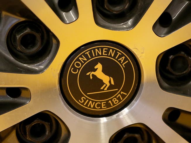 Der Reifenhersteller Continental war im ersten Quartal unter Druck. (Bild: KEYSTONE/EPA/FOCKE STRANGMANN)