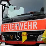 Altpapiercontainer gerät in Oberdorf in Flammen – Polizei sucht Zeugen