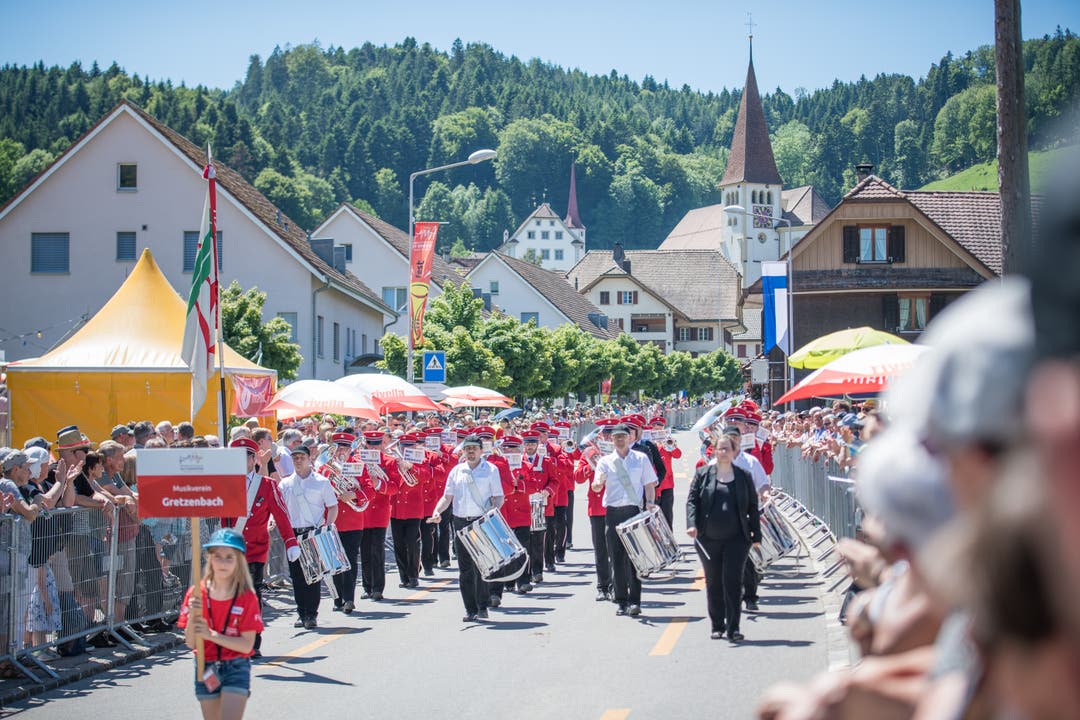 Der MV Gretzenbach bei der Parade. (Bild: Roger Grütter, Altishofen, 2. Juni 2019)