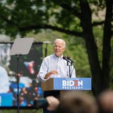 Der frühere US-Vizepräsident Joe Biden, der 2020 für die Demokraten zum Präsidenten gewählt werden will, bei einem Wahlkampfauftritt. (Bild: Michelle Gustafson/Bloomberg, Philadelphia, 18. Mai 2019)