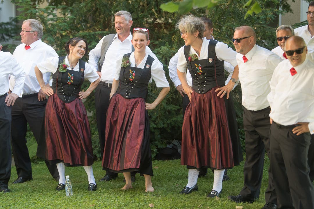 Eine kleine Tanzeinlage – scheint Spass zu machen! (Bild: Boris Bürgisser, Horw, 28.06.2019)