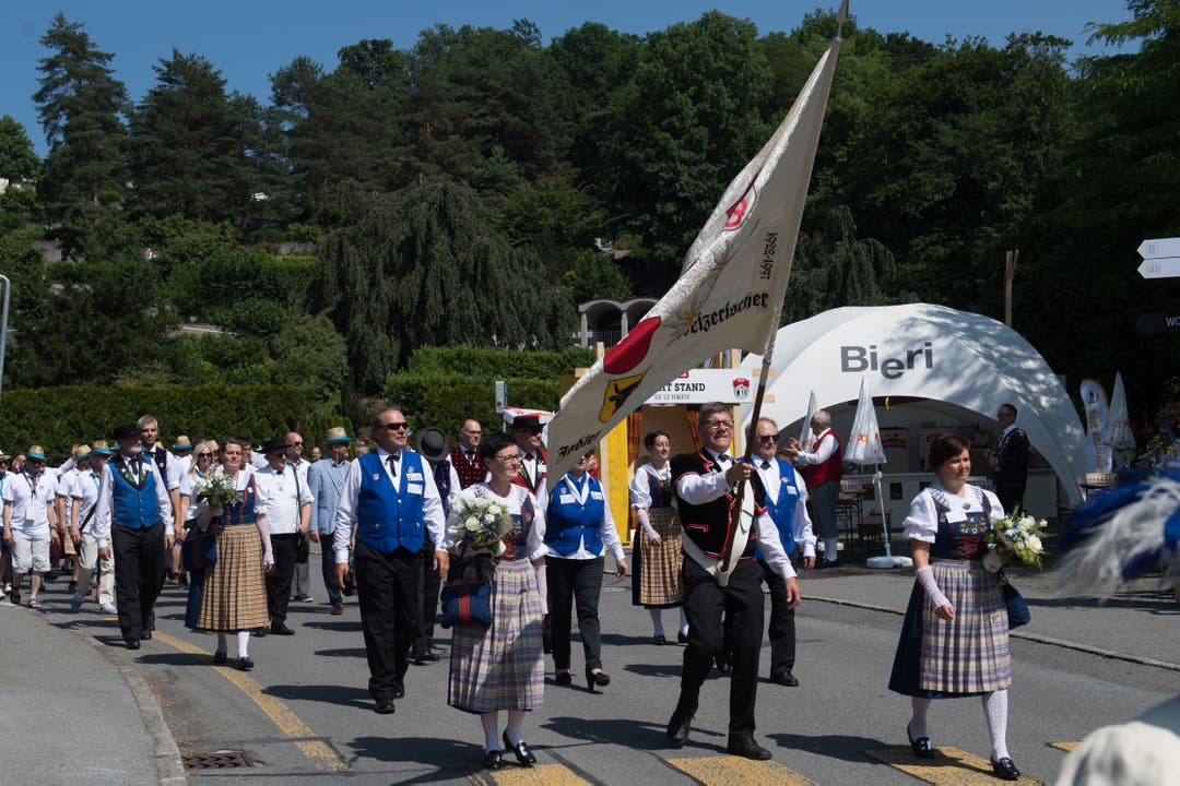 Ehrengäste auf dem Weg zur Eröffnungsfeier. (Bild: Boris Bürgisser, Horw, 28.06.2019)