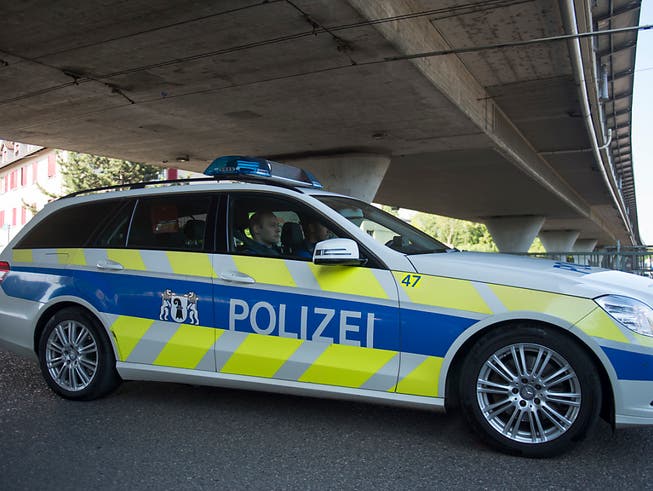 In Basel ist schon wieder eine Person durch Schussabgabe verletzt worden. (Bild: KEYSTONE/GEORGIOS KEFALAS)