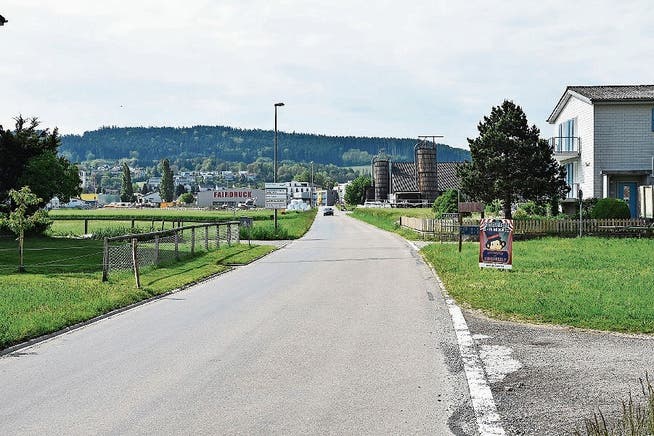 Anwohner der Sirnacher Oberhofenstrasse befürchten Mehrverkehr durch den Bau der «Spange Hofen». (Bild: Roman Scherrer)