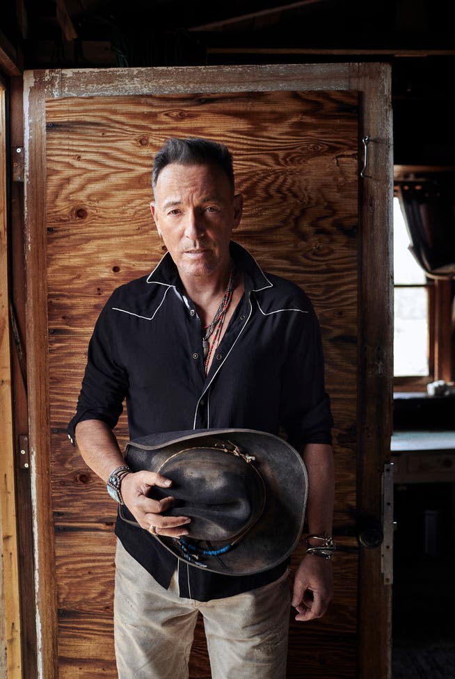 Bruce Springsteen ganz kitschig: Er zelebriert auf seinem neuen Album Cowboy-Romantik und singt über ein versöhnliches Amerika. (Bild: Sony)