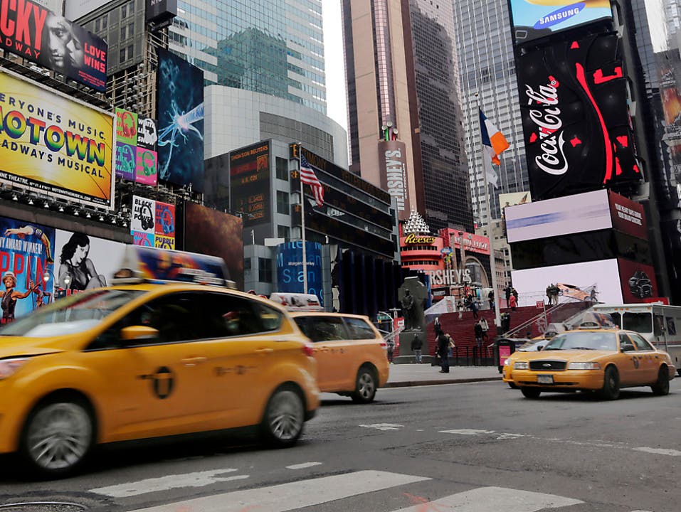 Ein belebter Platz im Zentrum des New Yorker Stadtteils Manhattan: der Times Square. (Bild: KEYSTONE/AP/RICHARD DREW)